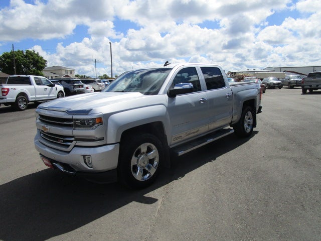 2017 Chevrolet Silverado 1500 — rear three-quarter view