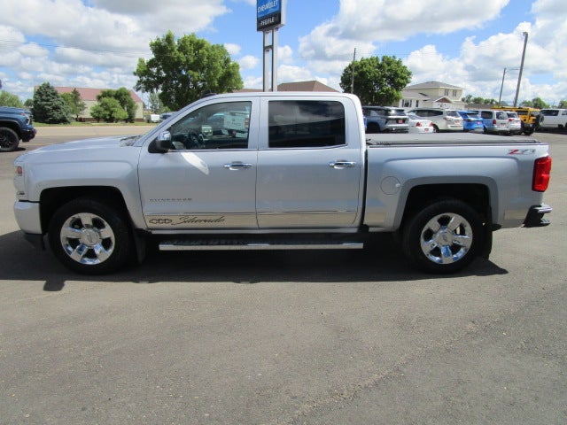 2017 Chevrolet Silverado 1500 — interior view