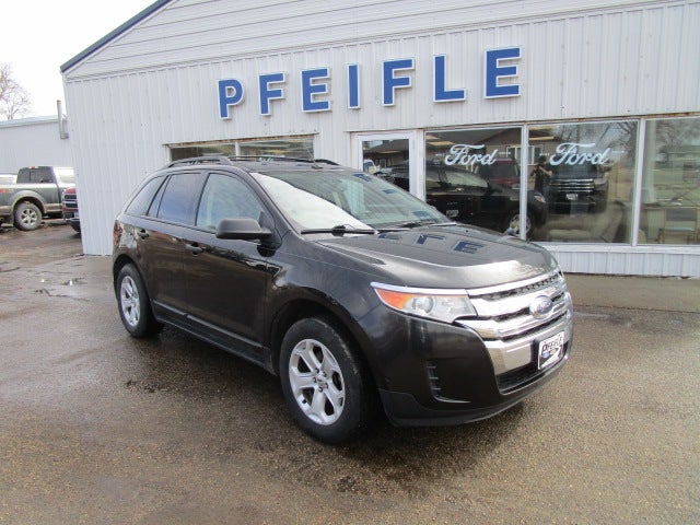2013 Ford Edge SE in Tuxedo Black Metallic — front three-quarter view
